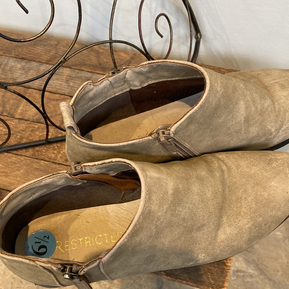 Restricted Booties - Picture 2 of 11